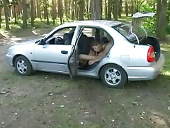 Русский анальный секс с грудастой молодухой в автомобиле